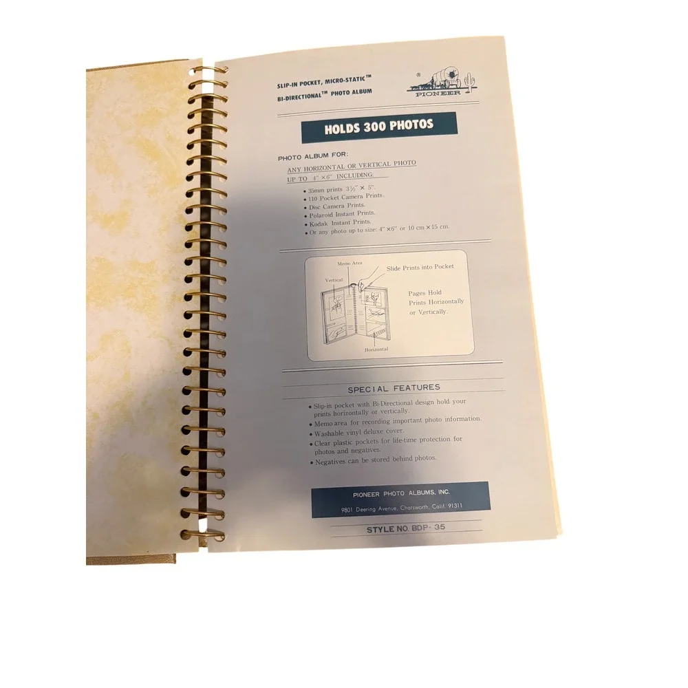 Pioneer Photo Album BDP-35 Tan Gold Vinyl Holds 300 4x6 Photos Bi-Directional